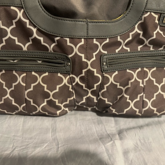 JJ Cole diaper bag- like new condition- 8 outside pockets - 4 inside pockets - Picture 4 of 11